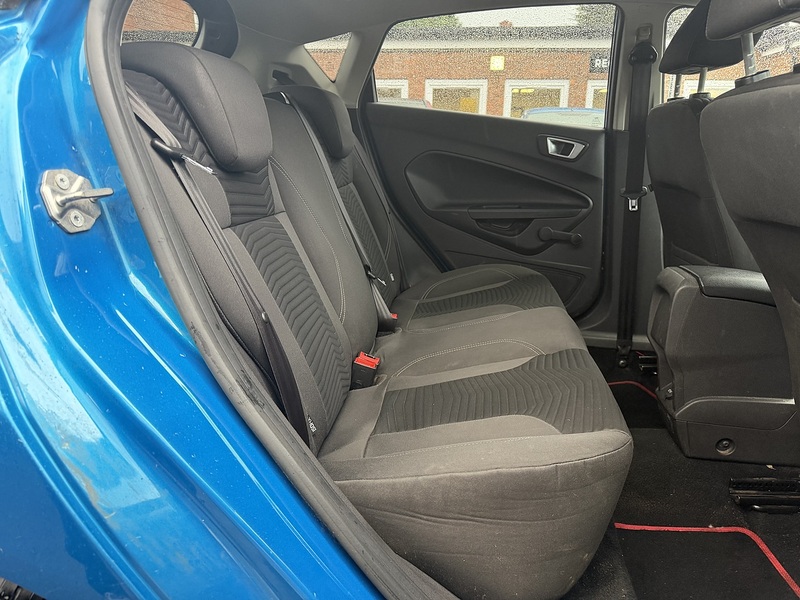 Ford Fiesta 1.0T EcoBoost Titanium Hatchback 5dr Petrol Powershift Euro 5 (100 ps) - U2259