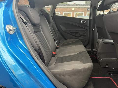 Ford Fiesta 1.0T EcoBoost Titanium Hatchback 5dr Petrol Powershift Euro 5 (100 ps) - U2259