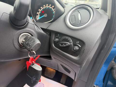 Ford Fiesta 1.0T EcoBoost Titanium Hatchback 5dr Petrol Powershift Euro 5 (100 ps) - U2259