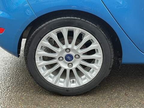 Ford Fiesta 1.0T EcoBoost Titanium Hatchback 5dr Petrol Powershift Euro 5 (100 ps) - U2259