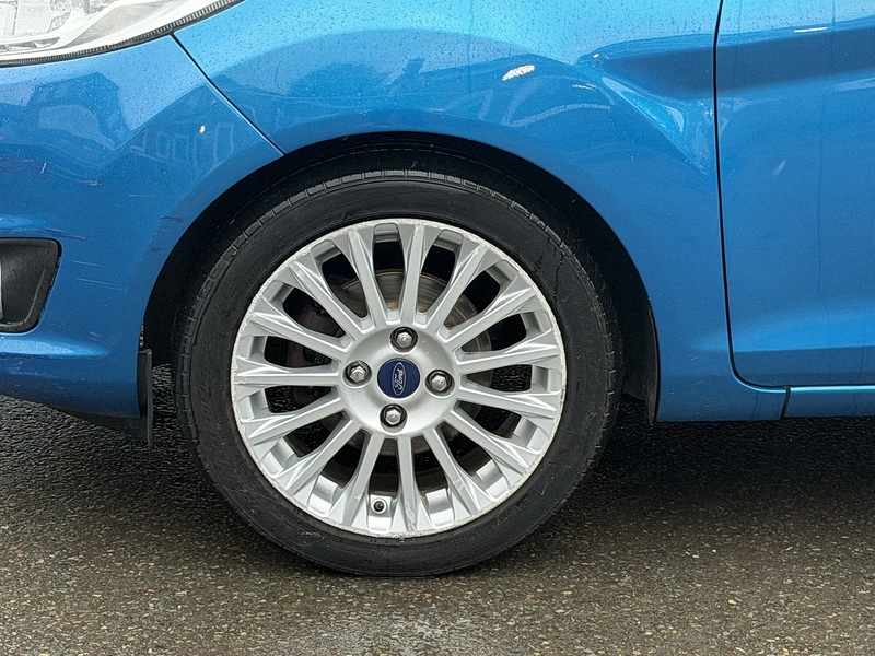 Ford Fiesta 1.0T EcoBoost Titanium Hatchback 5dr Petrol Powershift Euro 5 (100 ps) - U2259