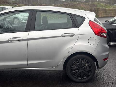 Ford Fiesta 1.25 Style Hatchback 5dr Petrol Manual (128 g/km, 59 bhp) - U2263