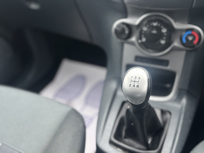 Ford Fiesta 1.25 Style Hatchback 5dr Petrol Manual (128 g/km, 59 bhp) - U2263