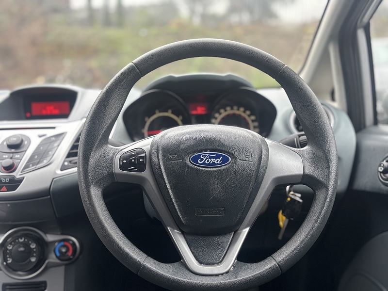 Ford Fiesta 1.25 Style Hatchback 5dr Petrol Manual (128 g/km, 59 bhp) - U2263