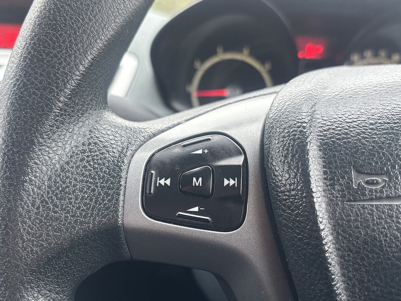 Ford Fiesta 1.25 Style Hatchback 5dr Petrol Manual (128 g/km, 59 bhp) - U2263