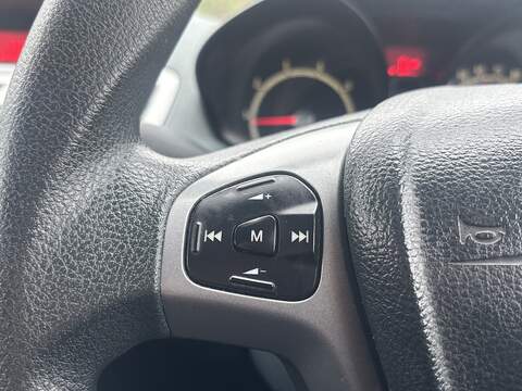 Ford Fiesta 1.25 Style Hatchback 5dr Petrol Manual (128 g/km, 59 bhp) - U2263