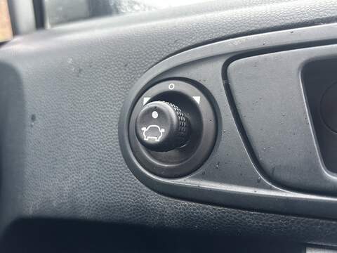 Ford Fiesta 1.25 Style Hatchback 5dr Petrol Manual (128 g/km, 59 bhp) - U2263