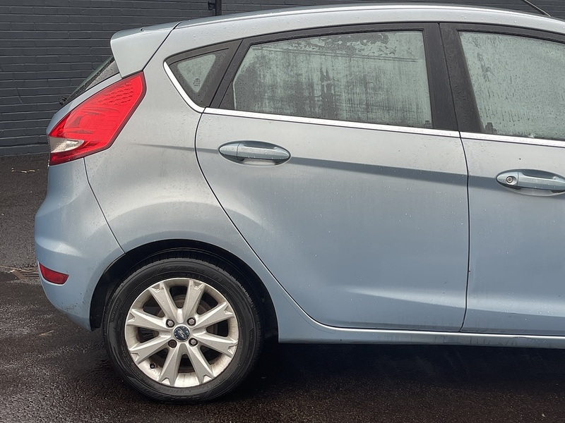 Ford Fiesta 1.25 Zetec Hatchback 5dr Petrol Manual (133 g/km, 81 bhp) - U2271