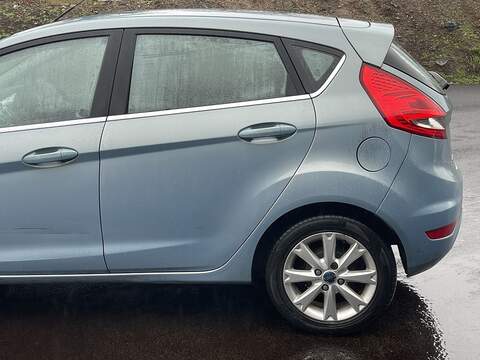 Ford Fiesta 1.25 Zetec Hatchback 5dr Petrol Manual (133 g/km, 81 bhp) - U2271