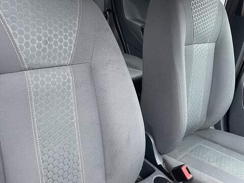 Ford Fiesta 1.25 Zetec Hatchback 5dr Petrol Manual (133 g/km, 81 bhp) - U2271