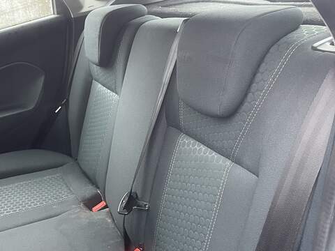 Ford Fiesta 1.25 Zetec Hatchback 5dr Petrol Manual (133 g/km, 81 bhp) - U2271