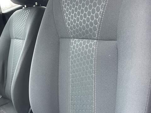 Ford Fiesta 1.25 Zetec Hatchback 5dr Petrol Manual (133 g/km, 81 bhp) - U2271