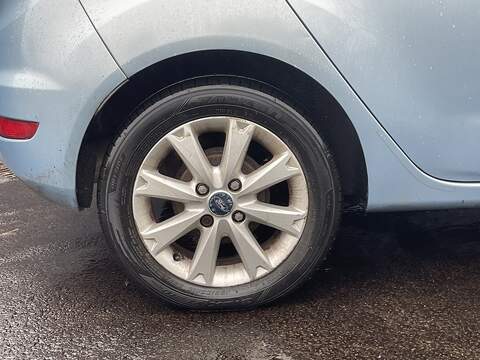 Ford Fiesta 1.25 Zetec Hatchback 5dr Petrol Manual (133 g/km, 81 bhp) - U2271