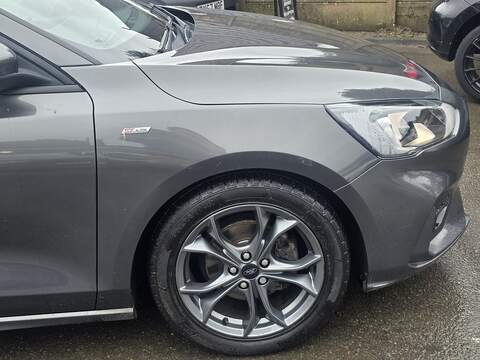 Ford Focus 1.0T EcoBoost ST-Line Hatchback 5dr Petrol Auto Euro 6 (s/s) (125 ps) - U2272