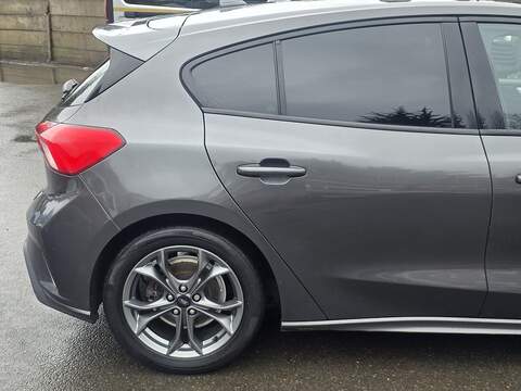 Ford Focus 1.0T EcoBoost ST-Line Hatchback 5dr Petrol Auto Euro 6 (s/s) (125 ps) - U2272