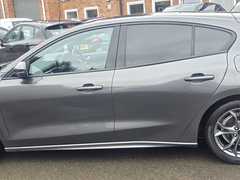 Ford Focus 1.0T EcoBoost ST-Line Hatchback 5dr Petrol Auto Euro 6 (s/s) (125 ps) - U2272