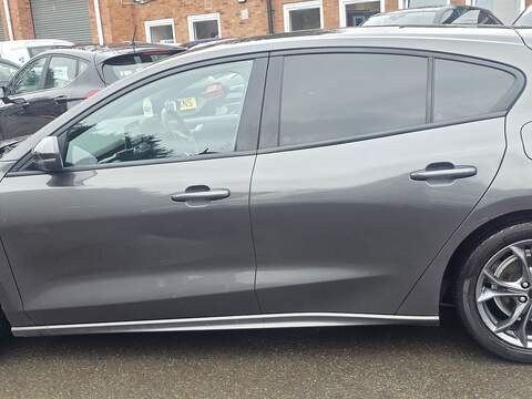Ford Focus 1.0T EcoBoost ST-Line Hatchback 5dr Petrol Auto Euro 6 (s/s) (125 ps) - U2272