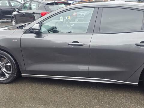 Ford Focus 1.0T EcoBoost ST-Line Hatchback 5dr Petrol Auto Euro 6 (s/s) (125 ps) - U2272