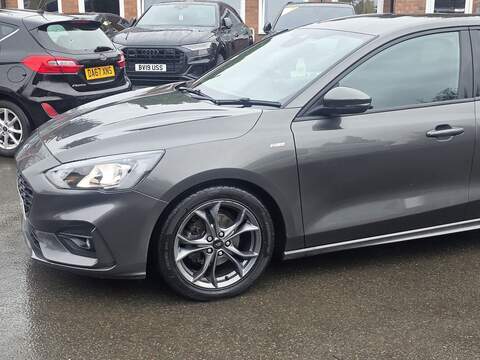 Ford Focus 1.0T EcoBoost ST-Line Hatchback 5dr Petrol Auto Euro 6 (s/s) (125 ps) - U2272