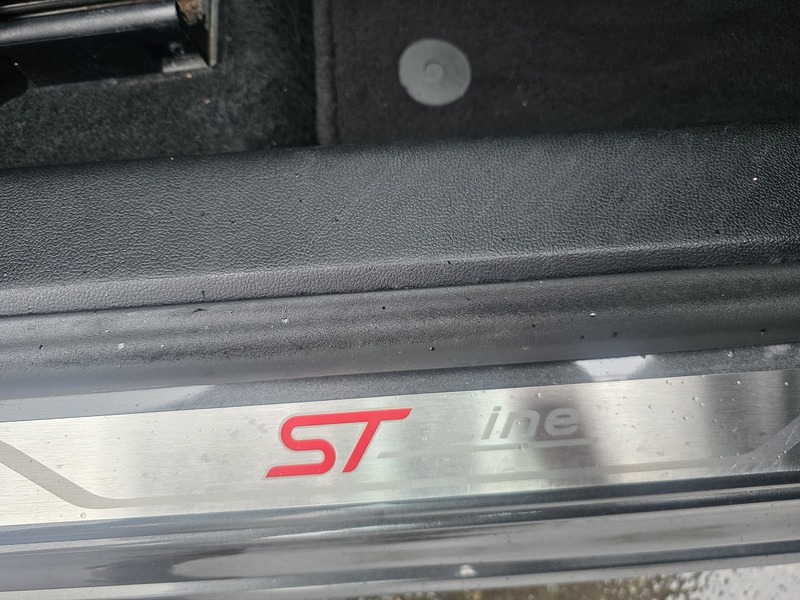 Ford Focus 1.0T EcoBoost ST-Line Hatchback 5dr Petrol Auto Euro 6 (s/s) (125 ps) - U2272