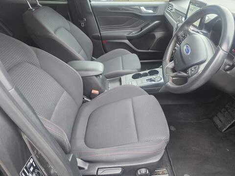 Ford Focus 1.0T EcoBoost ST-Line Hatchback 5dr Petrol Auto Euro 6 (s/s) (125 ps) - U2272