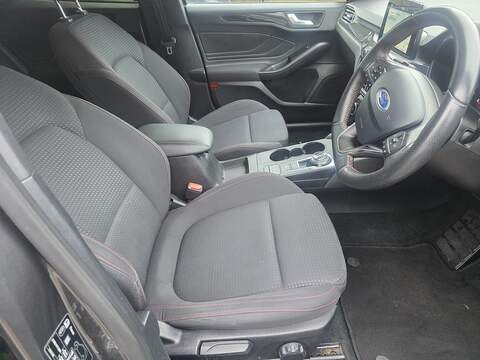 Ford Focus 1.0T EcoBoost ST-Line Hatchback 5dr Petrol Auto Euro 6 (s/s) (125 ps) - U2272