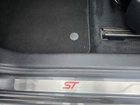 Ford Focus 1.0T EcoBoost ST-Line Hatchback 5dr Petrol Auto Euro 6 (s/s) (125 ps) - U2272