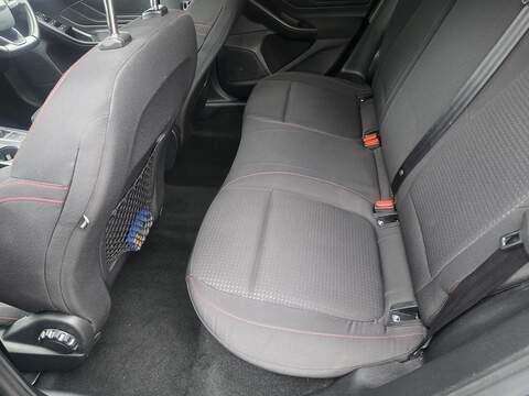 Ford Focus 1.0T EcoBoost ST-Line Hatchback 5dr Petrol Auto Euro 6 (s/s) (125 ps) - U2272