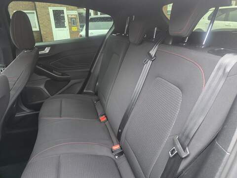 Ford Focus 1.0T EcoBoost ST-Line Hatchback 5dr Petrol Auto Euro 6 (s/s) (125 ps) - U2272