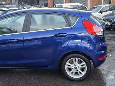 Ford Fiesta 1.0T EcoBoost Zetec Hatchback 5dr Petrol Powershift Euro 6 (100 ps) - U2273