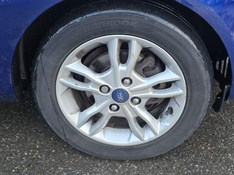 Ford Fiesta 1.0T EcoBoost Zetec Hatchback 5dr Petrol Powershift Euro 6 (100 ps) - U2273