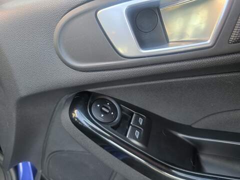 Ford Fiesta 1.0T EcoBoost Zetec Hatchback 5dr Petrol Powershift Euro 6 (100 ps) - U2273