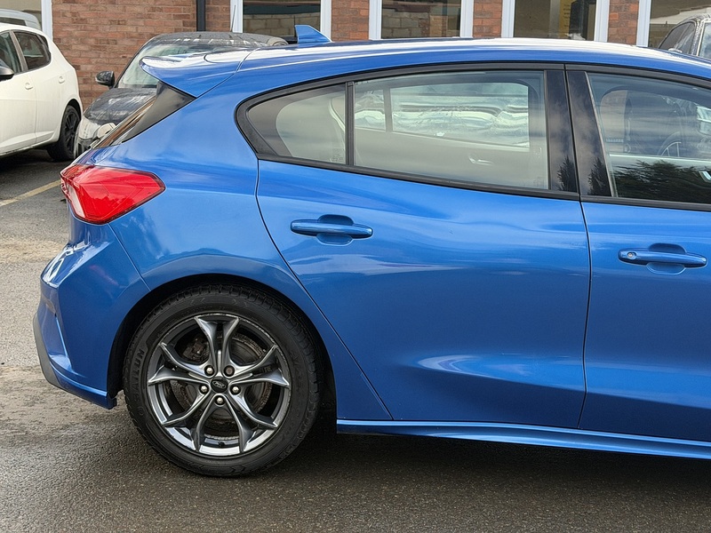Ford Focus 1.0T EcoBoost ST-Line Hatchback 5dr Petrol Auto Euro 6 (s/s) (125 ps) - U2275
