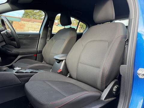 Ford Focus 1.0T EcoBoost ST-Line Hatchback 5dr Petrol Auto Euro 6 (s/s) (125 ps) - U2275