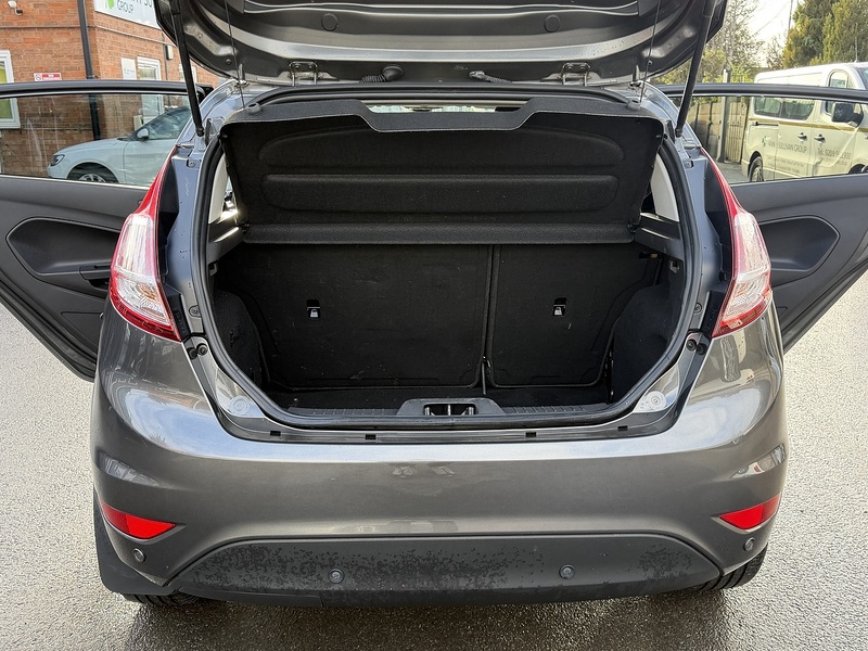 Ford Fiesta 1.0T EcoBoost Titanium Hatchback 5dr Petrol Powershift Euro 6 (100 ps) - U2276