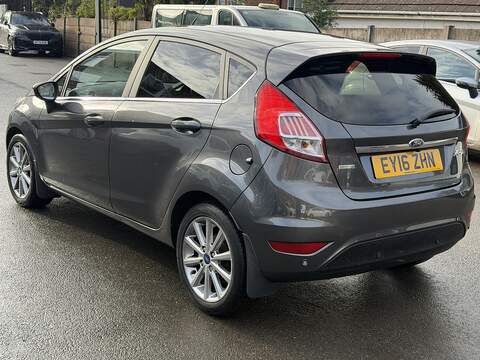 Ford Fiesta 1.0T EcoBoost Titanium Hatchback 5dr Petrol Powershift Euro 6 (100 ps) - U2276