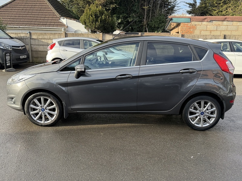 Ford Fiesta 1.0T EcoBoost Titanium Hatchback 5dr Petrol Powershift Euro 6 (100 ps) - U2276