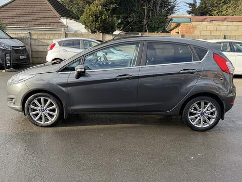 Ford Fiesta 1.0T EcoBoost Titanium Hatchback 5dr Petrol Powershift Euro 6 (100 ps) - U2276