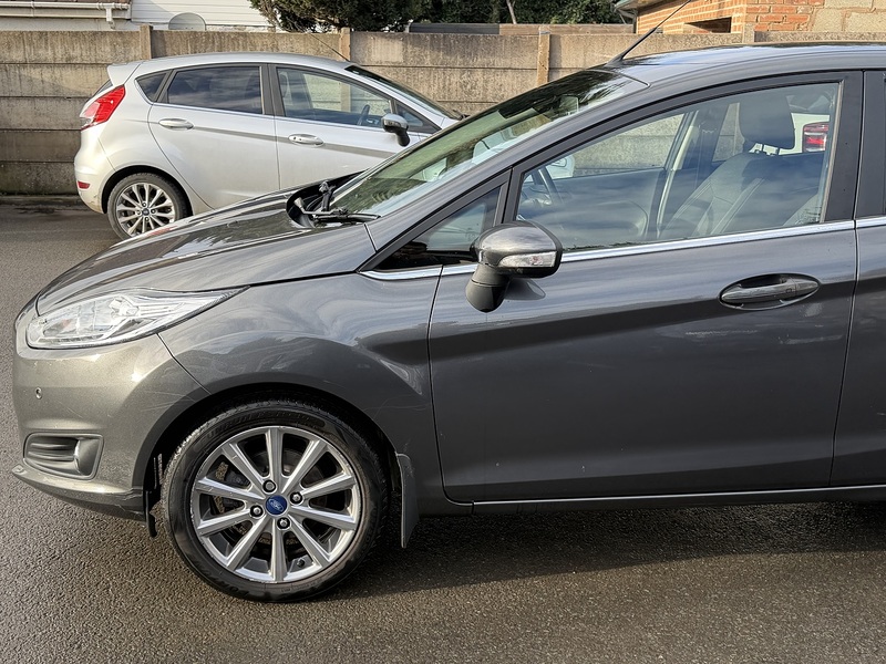 Ford Fiesta 1.0T EcoBoost Titanium Hatchback 5dr Petrol Powershift Euro 6 (100 ps) - U2276