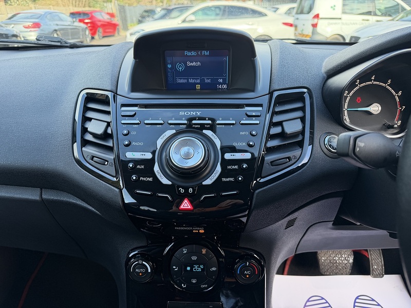 Ford Fiesta 1.0T EcoBoost Titanium Hatchback 5dr Petrol Powershift Euro 6 (100 ps) - U2276