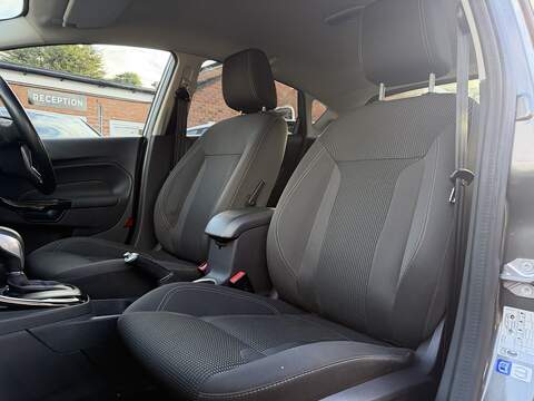 Ford Fiesta 1.0T EcoBoost Titanium Hatchback 5dr Petrol Powershift Euro 6 (100 ps) - U2276