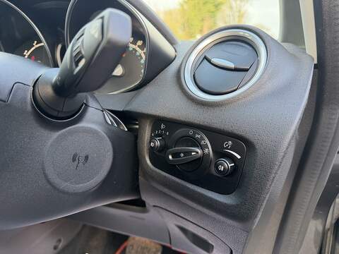 Ford Fiesta 1.0T EcoBoost Titanium Hatchback 5dr Petrol Powershift Euro 6 (100 ps) - U2276