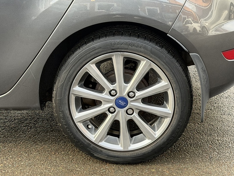 Ford Fiesta 1.0T EcoBoost Titanium Hatchback 5dr Petrol Powershift Euro 6 (100 ps) - U2276