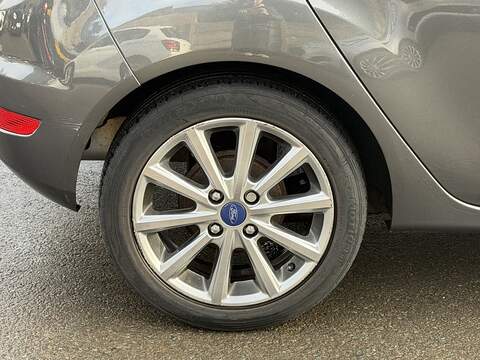 Ford Fiesta 1.0T EcoBoost Titanium Hatchback 5dr Petrol Powershift Euro 6 (100 ps) - U2276
