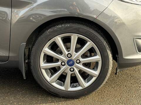 Ford Fiesta 1.0T EcoBoost Titanium Hatchback 5dr Petrol Powershift Euro 6 (100 ps) - U2276