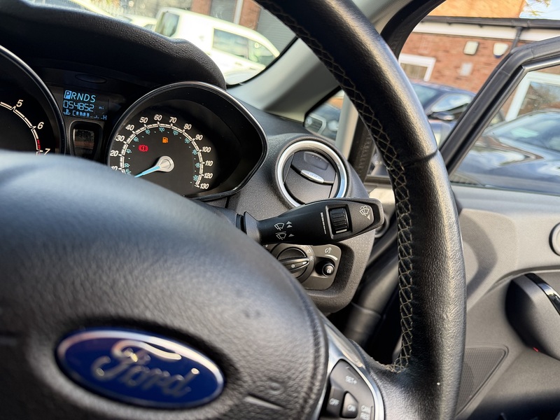 Ford Fiesta 1.0T EcoBoost Titanium Hatchback 5dr Petrol Powershift Euro 6 (100 ps) - U2276