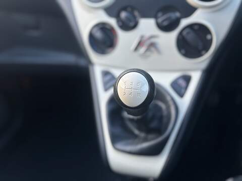 Ford Ka 1.2 Edge Hatchback 3dr Petrol Manual Euro 5 (s/s) (69 ps) - U2277