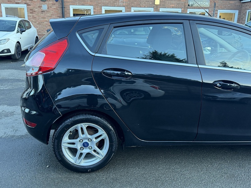 Ford Fiesta 1.0T EcoBoost Zetec Hatchback 5dr Petrol Manual Euro 5 (s/s) (100 ps) - U2279