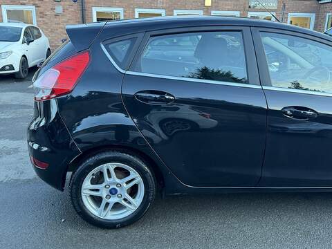 Ford Fiesta 1.0T EcoBoost Zetec Hatchback 5dr Petrol Manual Euro 5 (s/s) (100 ps) - U2279