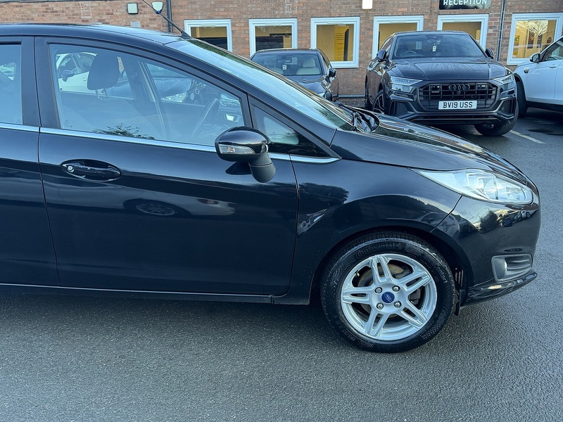 Ford Fiesta 1.0T EcoBoost Zetec Hatchback 5dr Petrol Manual Euro 5 (s/s) (100 ps) - U2279